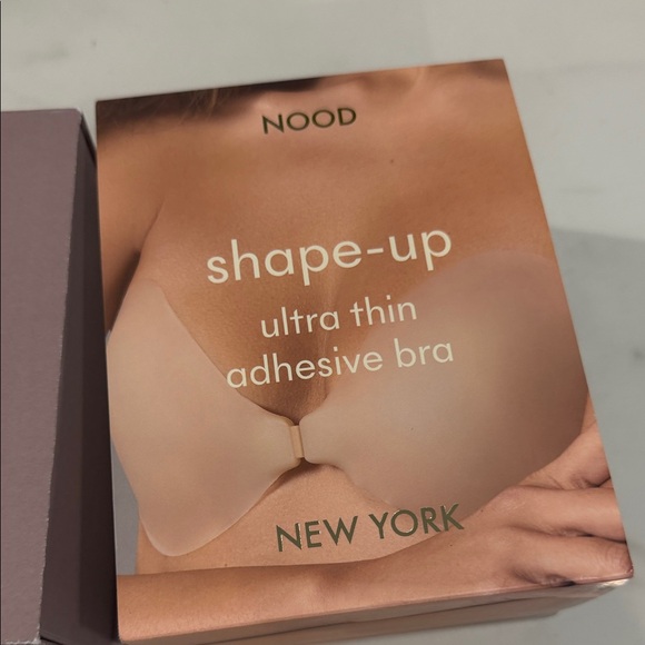 NOOD Ultra Thin Adhesive Bra - Cream - Picture 3 of 6